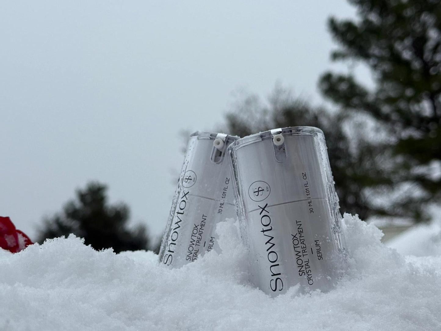 Snowtox Crystal Serum. Botox-like results — without the needle.