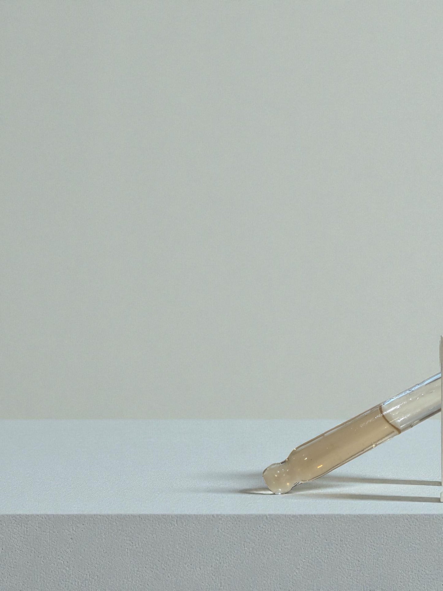 RHX APEX™ Advanced Follicle Activator - for a luxury skin aesthetic clinic